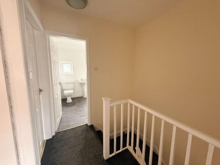 3 bedroom terraced house to rent - Photo 5