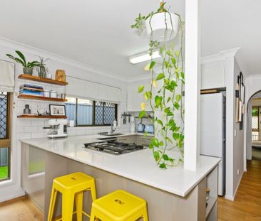 1/9 Peacock Place, Burleigh Waters QLD 4220 - House For Rent | Domain - Photo 2