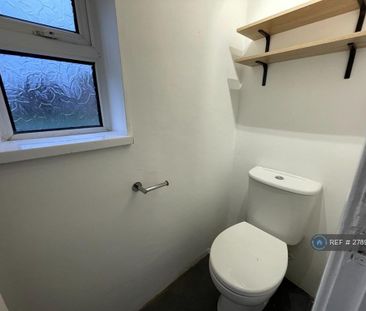 3 bedroom terraced house to rent - Photo 6