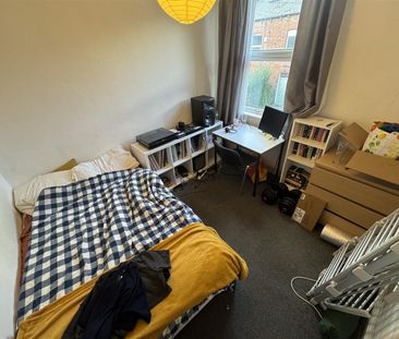 Newport Gardens, Burley, LS6 3DA, Leeds - Photo 1