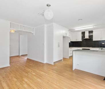 7 Roberston Street, Epsom VIC 3551 - House For Rent | Domain - Photo 4