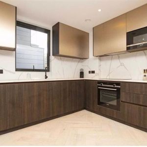 Studio | £510 pw - Photo 2