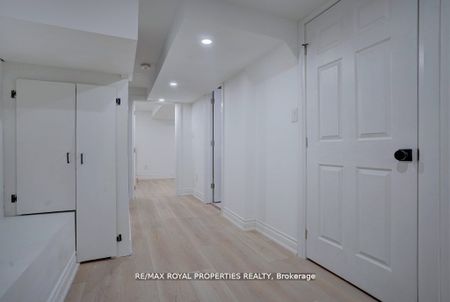 Semi-Detached Home For Lease | E8147142 - Photo 4