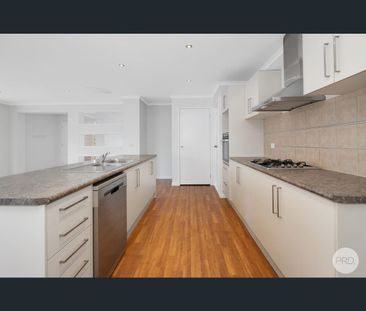 33 Clifton Street, Delacombe, Vic 3356 - Photo 5
