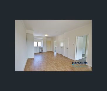 Modern Apartment in Redcliffe - Perfect for FIFO! - Photo 6