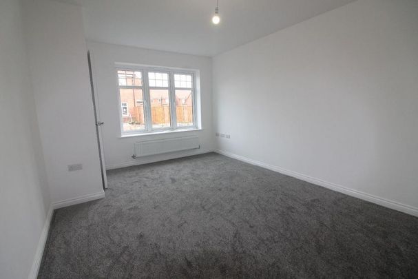 4 bedroom detached house to rent - Photo 1