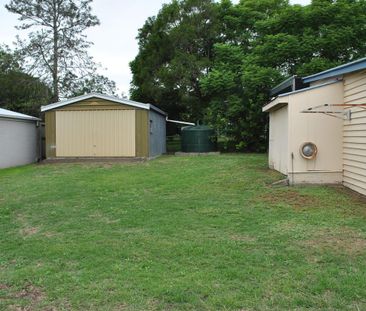 WORKERS COTTAGE WITH YARD - Photo 4