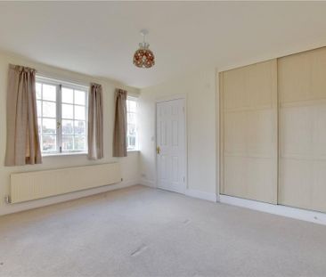 2 bedroom semi-detached house to rent - Photo 4