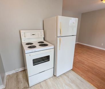 263 King St, Welland (Unit 3) - Bachelor Apartment - Photo 4
