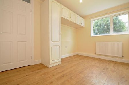 3 bedroom flat to rent - Photo 5