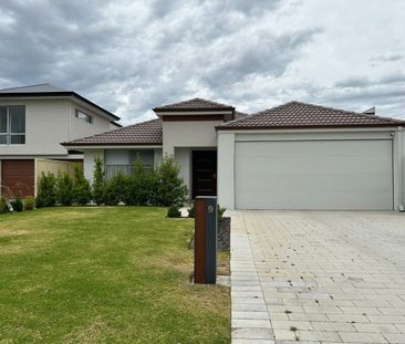 Near New Family Living Surrounded by Nature in Prestigious Highgrov... - Photo 6