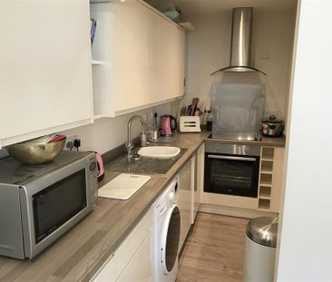 1 bedroom flat to rent - Photo 4