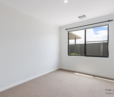 Spacious Modern Family Home in Prime Wellard Location - Photo 4