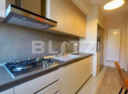 Apartament cu nisa de dormit si living lux, garaj, zona Sub Cetate! - Photo 2