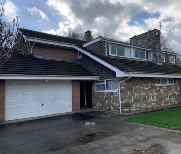 A superb 4/5 bedroom detached family home situated in this establis... - Photo 1
