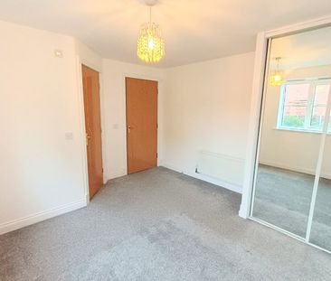2 Bed Flat, Crow Nest Drive, LS11 - Photo 2