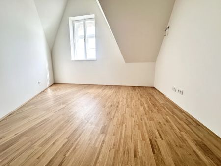 TOP Sanierte Wohnung im Dachgeschoss - Mit Schlossbergaussicht - Foto 3