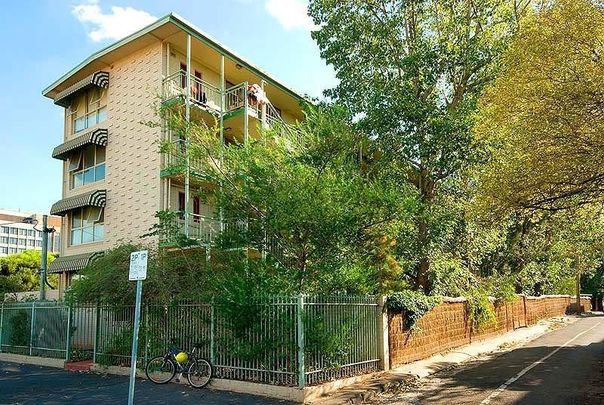 Stylish Urban Living in the Heart of Fitzroy - Photo 1