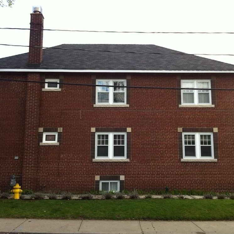 Toronto Furnished Main Floor Duplex Apartment for Rent in Danforth - 1 Bed plus Den, 1 Bath with Spacious Floorplan - Photo 1