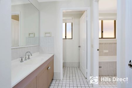 Single Level Spacious Home - Photo 5