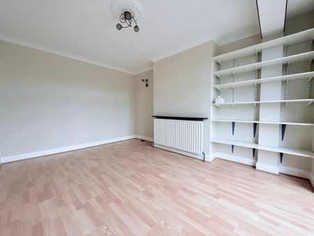 4 bedroom semi-detached house to rent - Photo 4