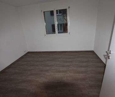 Moderne 4.5 Zi. Wohnungen mit Balkon, eigenem Waschraum und Waschturm - Photo 5