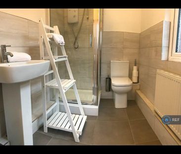 6 bedroom terraced house to rent - Photo 1