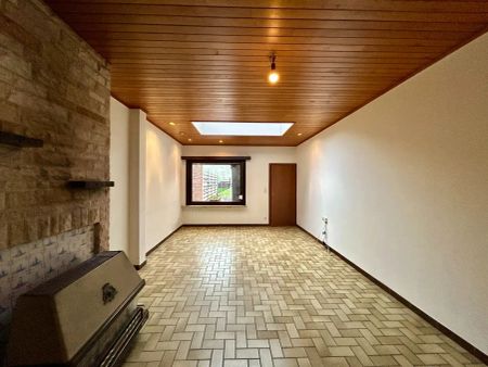 Karaktervolle rijwoning met tuin en garage te Izegem! - Photo 3