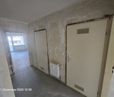 Ab sofort!!! Zum selber renovieren: günstige 2-Zi.-Wohnung (WBS) - Photo 1