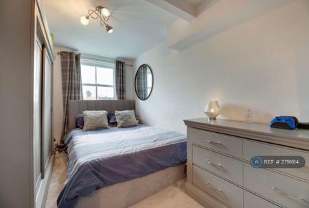 4 bedroom semi-detached house to rent - Photo 4