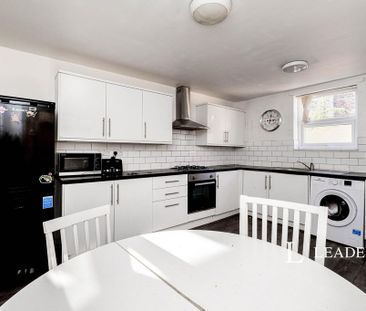 3 bedroom terraced house to rent - Photo 3