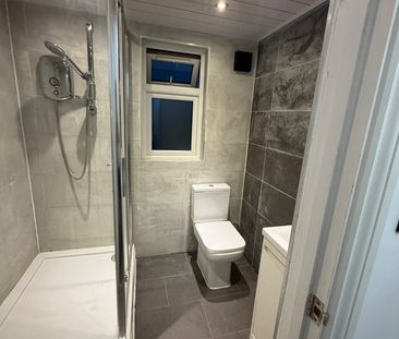 5 Bed Detached House, Selbourne Road, LU4 - Photo 4