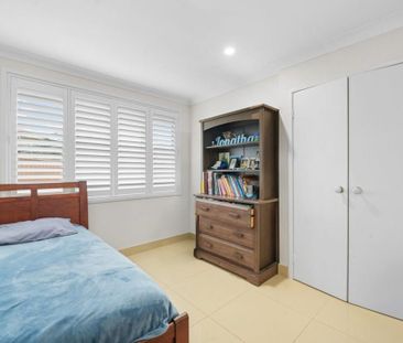 MODERN THREE BEDROOM HOME IN GREAT LOCATION! - Photo 6