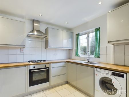 3 bedroom House - Brixham Close, Stevenage - Photo 5