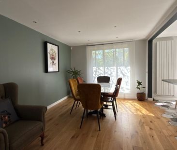Location Maison 5 pièces 111m² - Photo 2
