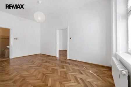 Bydlení u Palmovky s atmosférou klasické Prahy - Photo 4