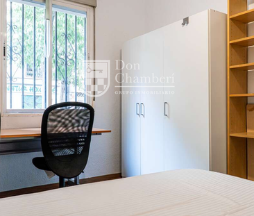 Exclusive Opportunity in Chamberí – Bright Ground Floor Apartment, ... - Photo 5