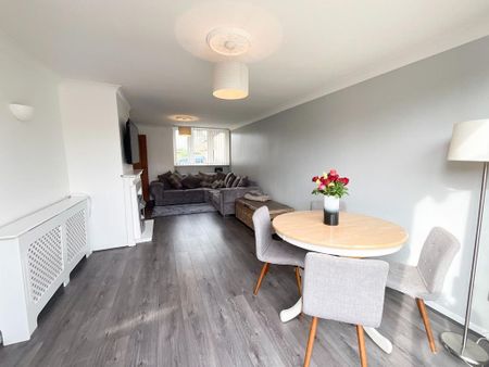 3 bedroom semi-detached house to rent - Photo 2