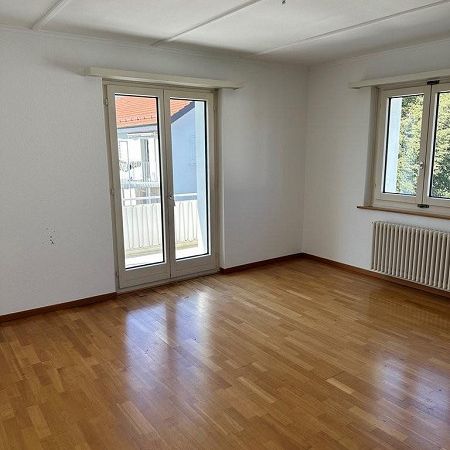Helle 2-Zimmer-Wohnung im Frohdörfli 16, Suhr - Photo 1