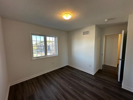 For Lease - 349 millstone Street, Kitchener, Ontario - Photo 4