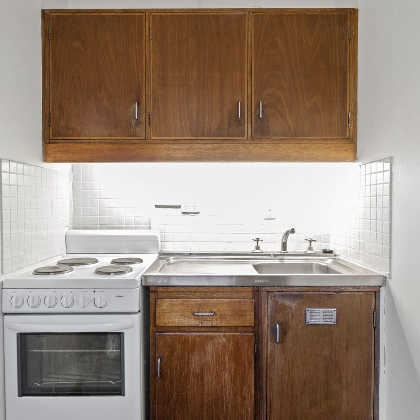 One Bedroom Unit in the Heart of Battery Point - Photo 1