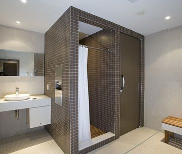 3488 Chemin de la Côte-des-Neiges, Montréal, QC - Photo 1