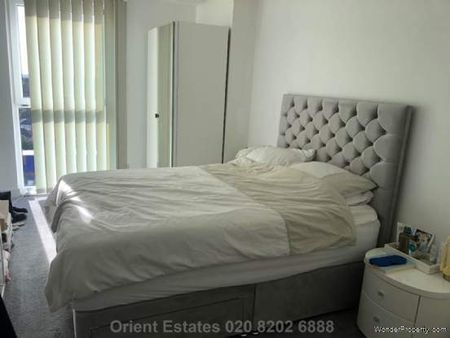 2 bedroom property to rent in London - Photo 2