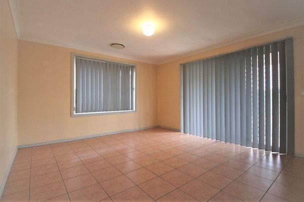 NEAT & TIDY 3 BEDROOM HOME! - Photo 1