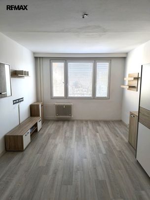 Pronájem bytu 2+1 66 m², sídliště Vajgar 561, Jindřichův Hradec - Фото 1
