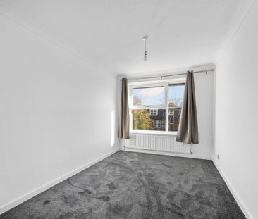 4 bedroom terraced house to rent - Photo 5