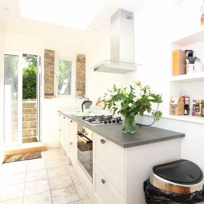 2 bedroom flat to rent - Photo 1