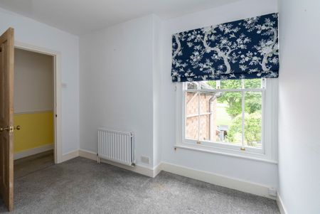 Rothes Road, Dorking - 4 bedrooms Property for lettings - Seymours - Photo 3