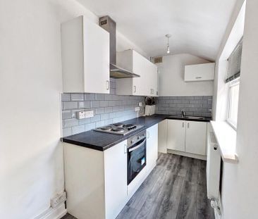 3 bedroom terraced house to rent - Photo 3