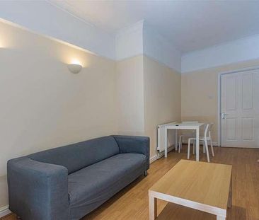 George Court, Roath, CF24 - Photo 1